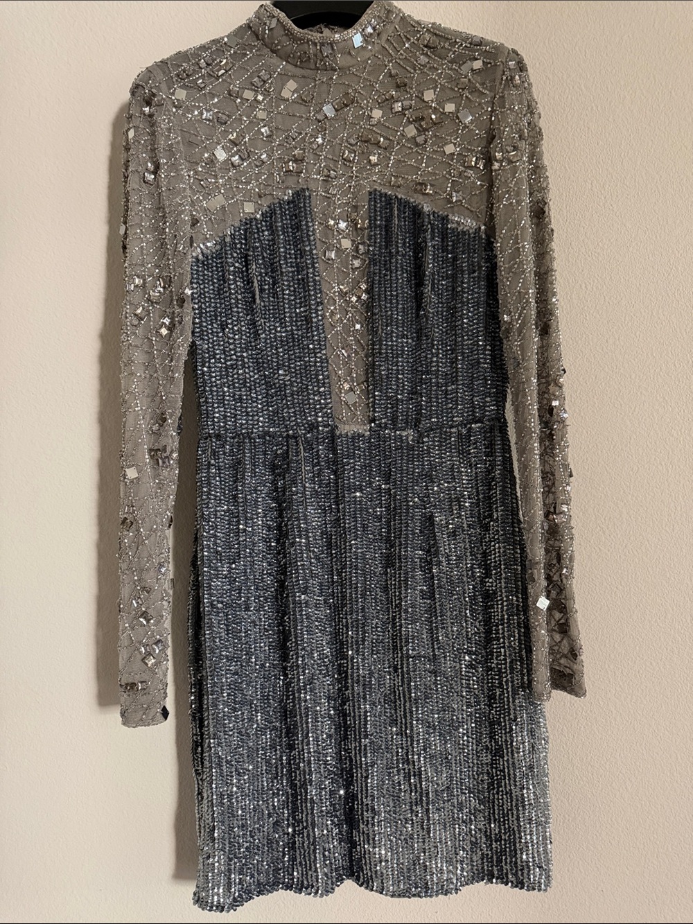 Embellished Long-Sleeve Sequin Cocktail Dress - Silver Gray